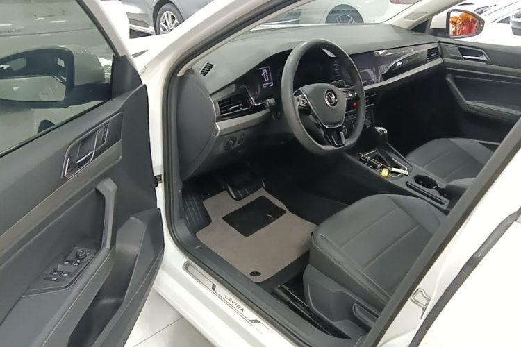 Volkswagen Lavida 2020 car image #16