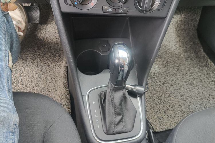Volkswagen Polo 2018 car image #14