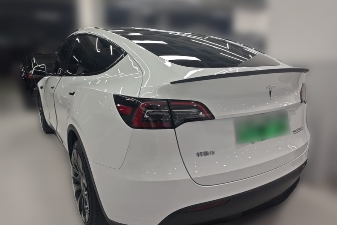 Tesla Model Y 2024 car image #3