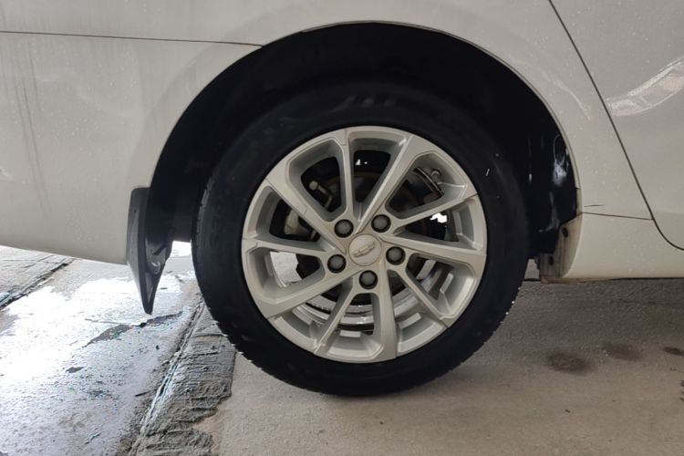 GEELY Emgrand 2020 car image #7