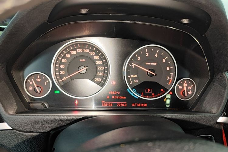 BMW 3 Series 2018 car image #12