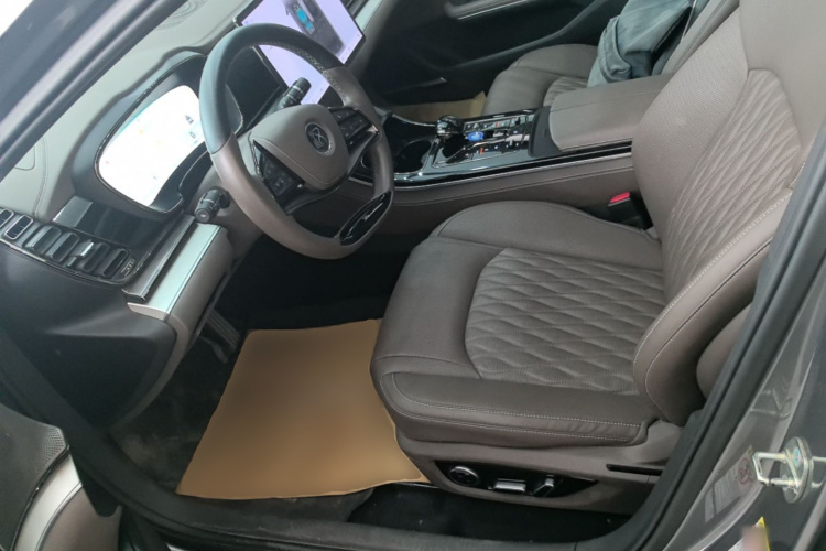 BYD Han 2024 car image #15
