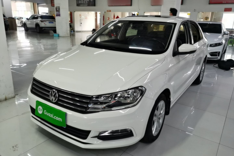 Volkswagen Santana 2016 car image #2