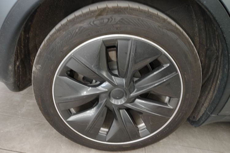 Tesla Model Y 2022 #10 Tesla Model Y 2022 car image #10