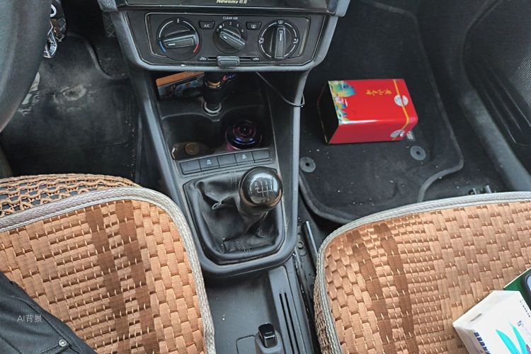 Volkswagen Santana 2021 صورة سيارة #16