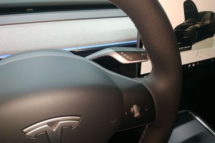 Tesla Model Y 2022 #14 Tesla Model Y 2022 car image #14