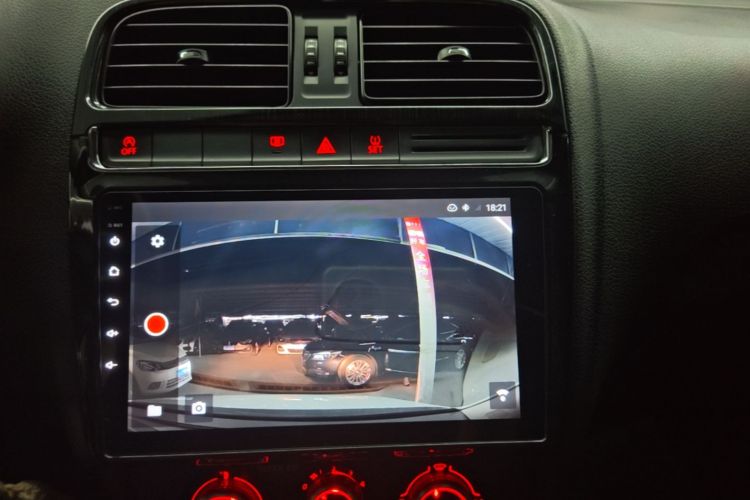 Volkswagen Polo 2019 car image #13