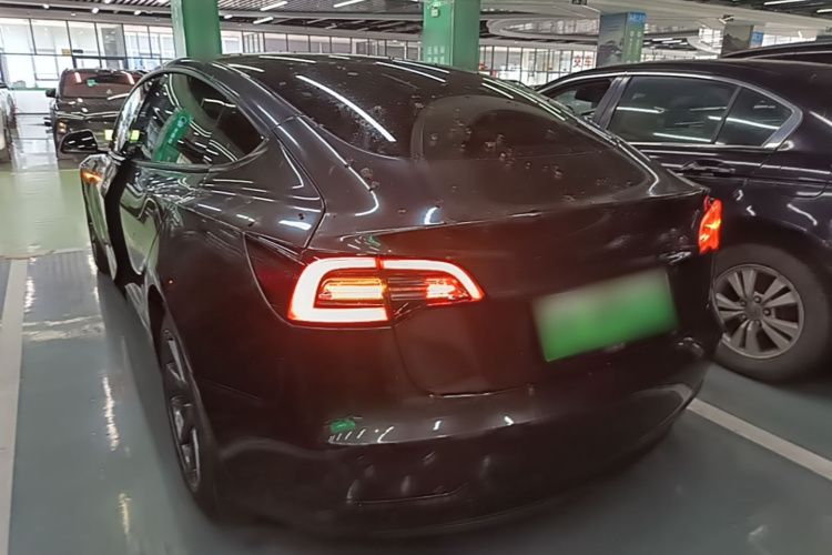 Tesla Model 3 2022 car image #5