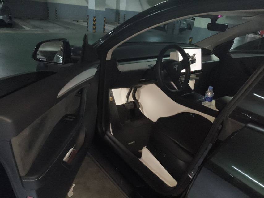 Tesla Model Y 2024 car image #5