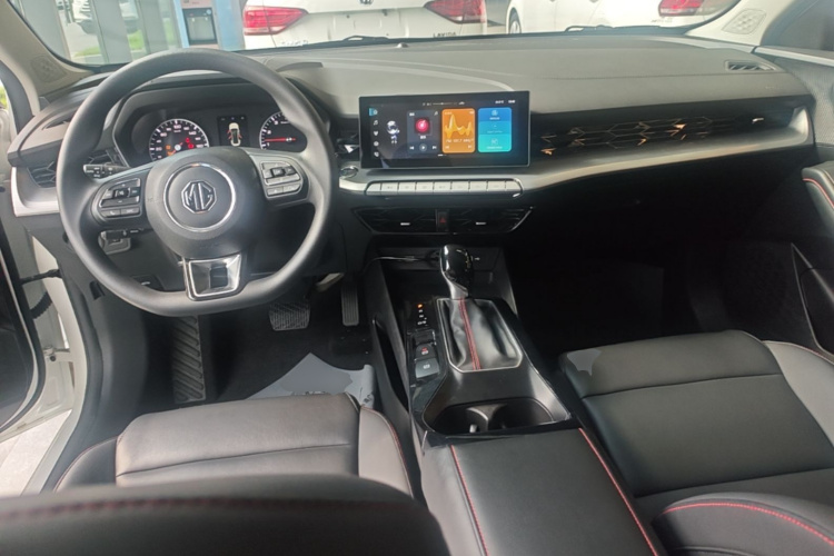 MG 5 2024 imagen de coche #10