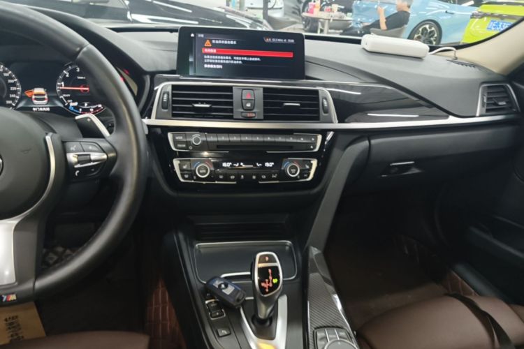 BMW 3 Series 2019 car image #13