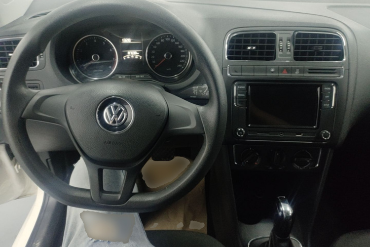 Volkswagen Polo 2015 #10 Volkswagen Polo 2015 car image #10