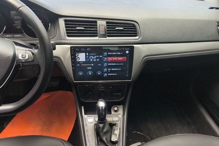 Volkswagen Lavida 2017 car image #13