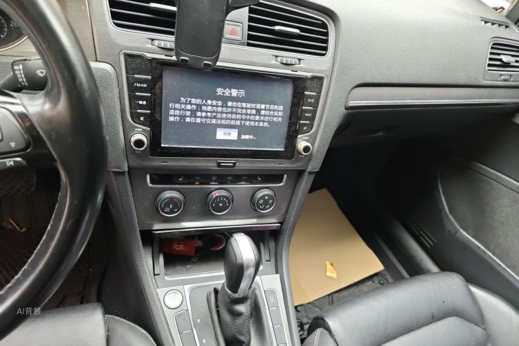 Volkswagen Golf 2015 car image #15