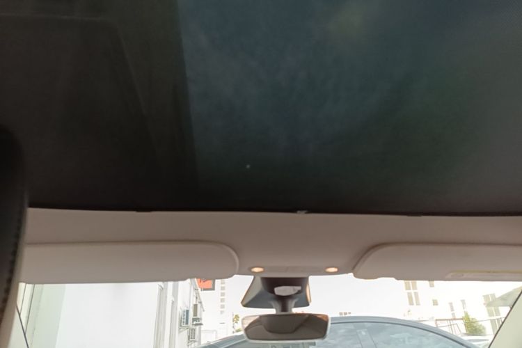 Tesla Model Y 2022 car image #20