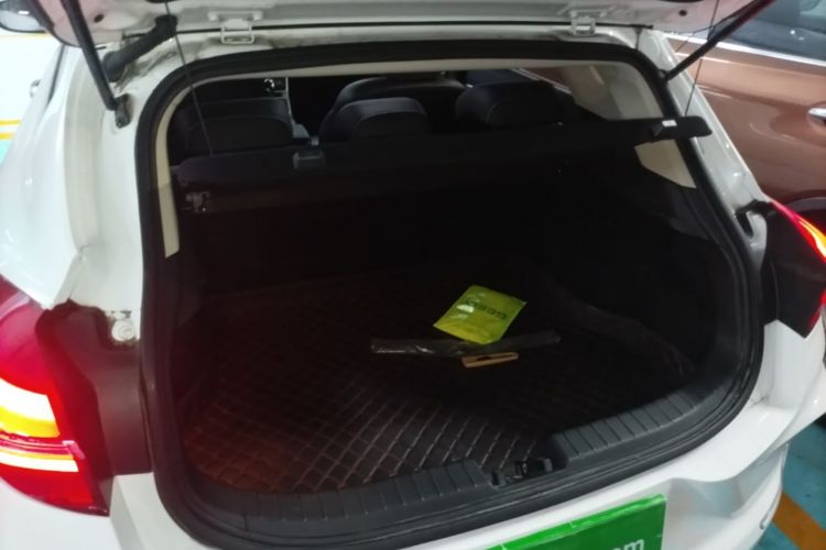 GEELY Emgrand GS 2019 immagine di auto #19
