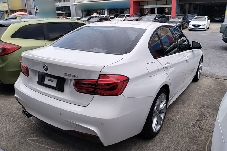 BMW 3 Series 2018 #7 BMW 3 Series 2018 car image #7