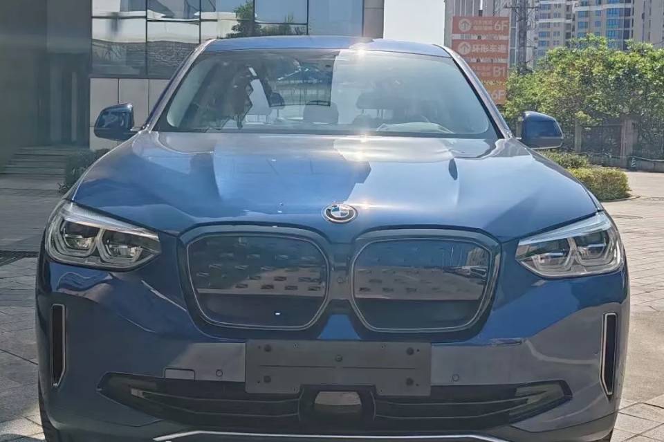 BMW iX3 2021 car image #3