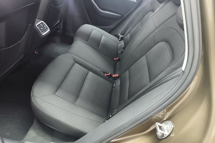 Audi Q3 2016 #17 Audi Q3 2016 car image #17