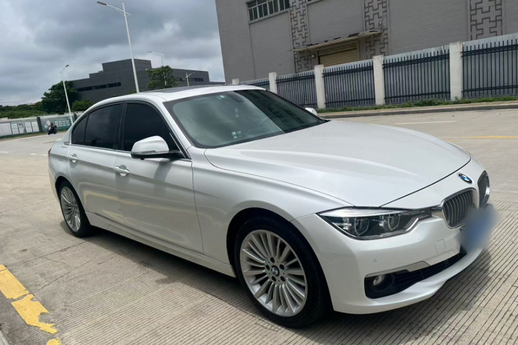 BMW 3 Series 2018 car image #4