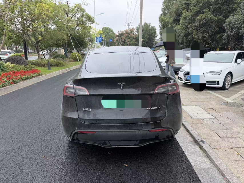 Tesla Model Y 2024 #5 Tesla Model Y 2024 image de voiture #5