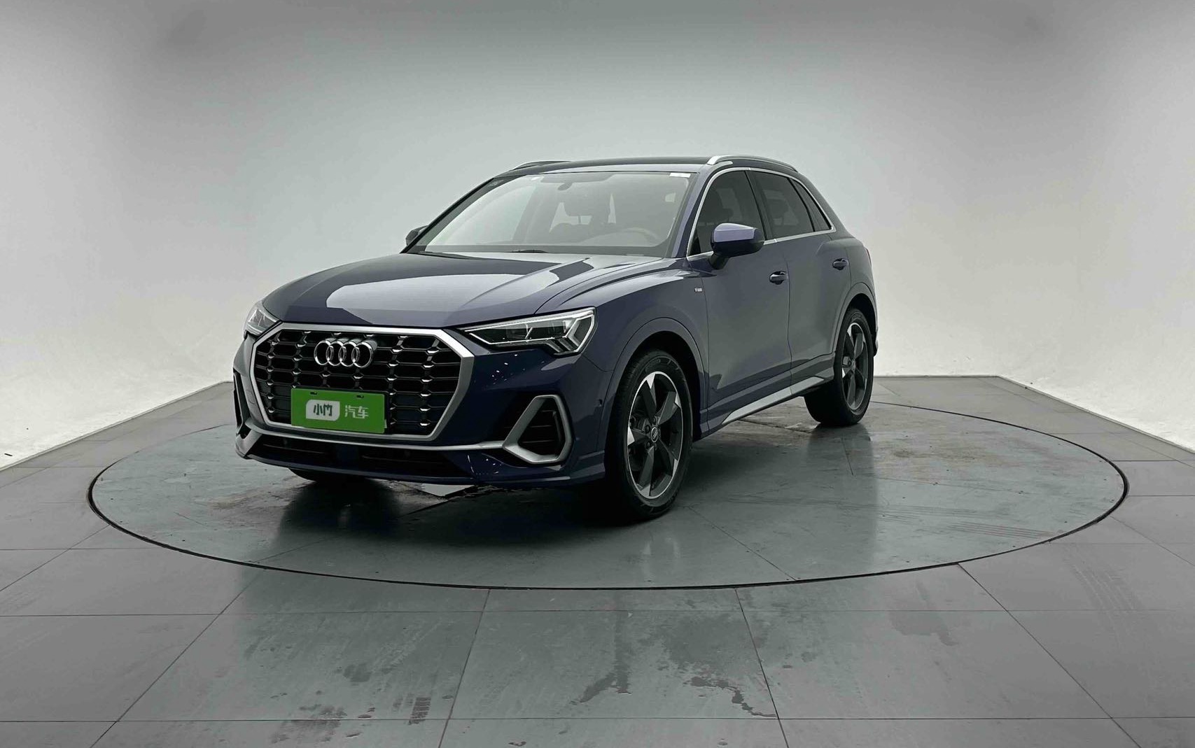 Audi Q3 2022 car image 