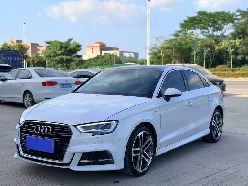 Audi A3 2019 car image #3