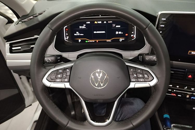 Volkswagen Bora 2025 car image #15