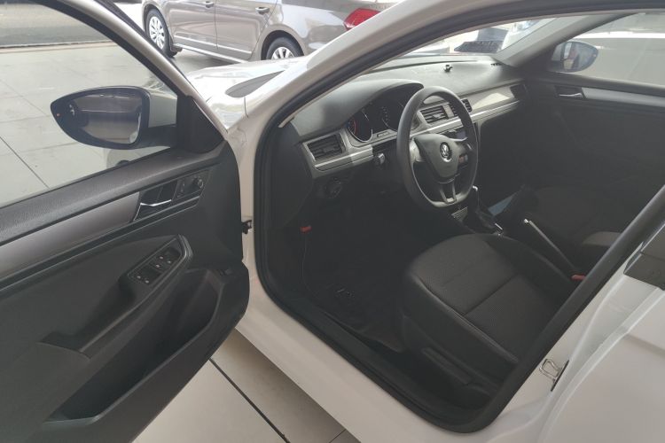 Volkswagen Bora 2019 immagine di auto #16