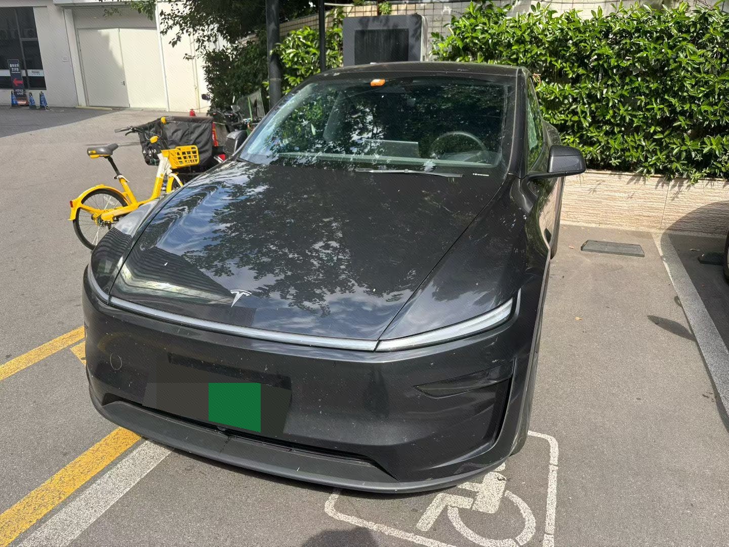 Tesla Model Y 2025 Tesla Model Y 2025 car image