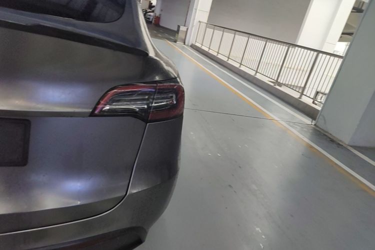 Tesla Model Y 2021 immagine di auto #8