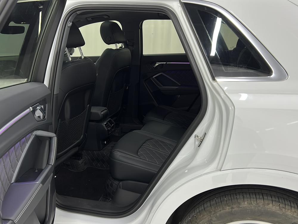 Audi Q3 2025 car image #18