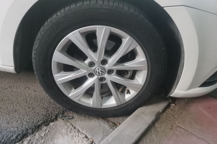 Volkswagen Lavida 2018 car image #9