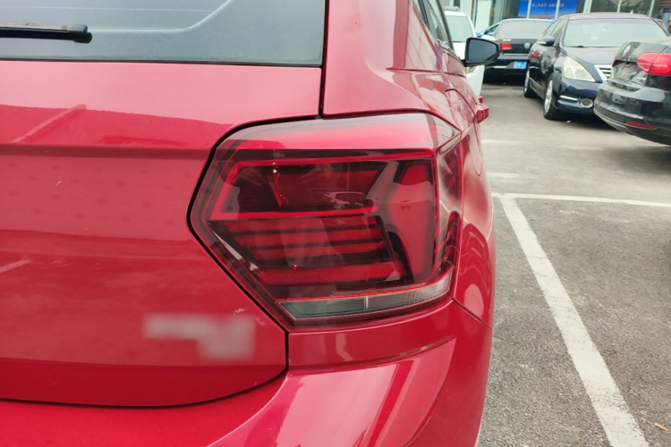 Volkswagen Polo 2019 car image #8