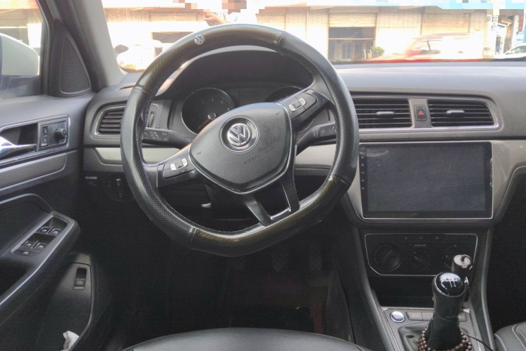 Volkswagen Lavida 2018 car image #15