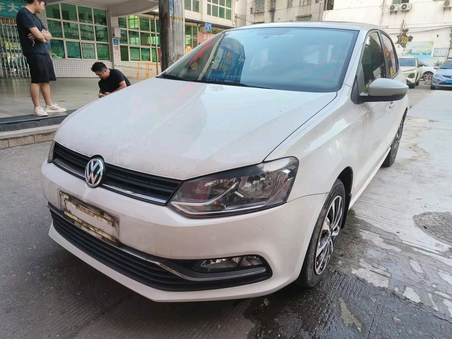 Volkswagen Polo 2016 car image 