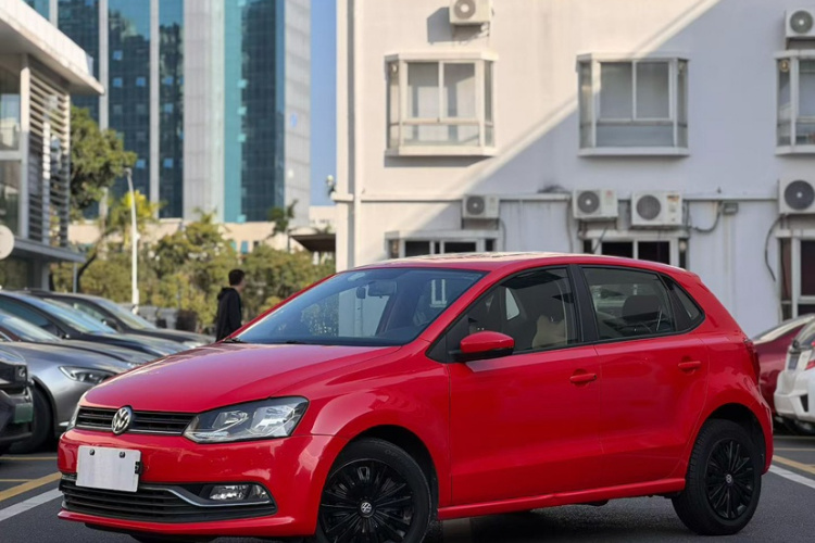 Volkswagen Polo 2018 car image #2