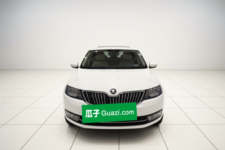 Skoda Rapid 2017 image de voiture #3