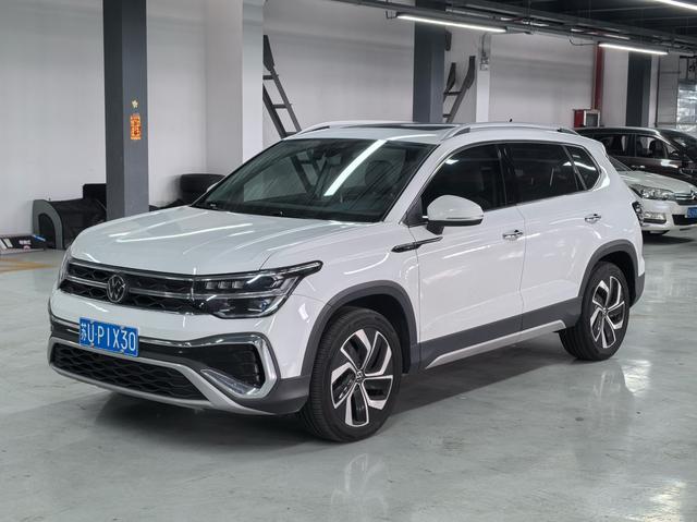 Volkswagen Tharu 2024 car image #13
