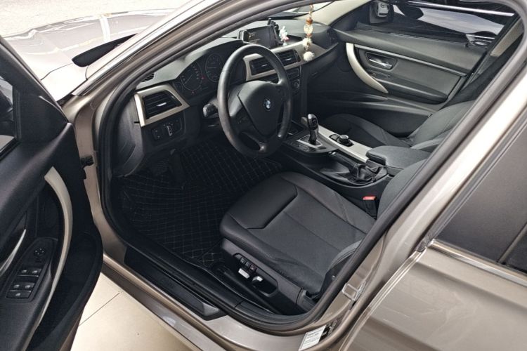 BMW 3 Series 2016 car image #15