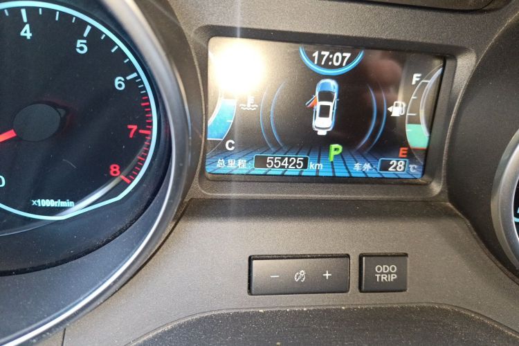 BYD Yuan 2016 car image #8