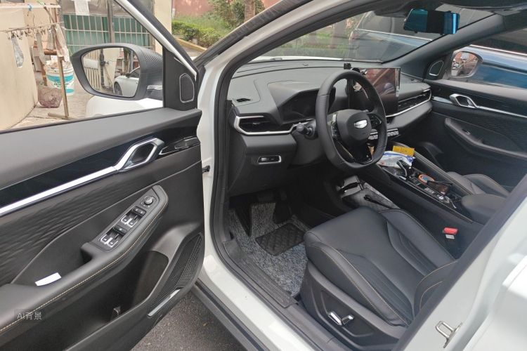 GEELY Coolray 2024 صورة سيارة #18