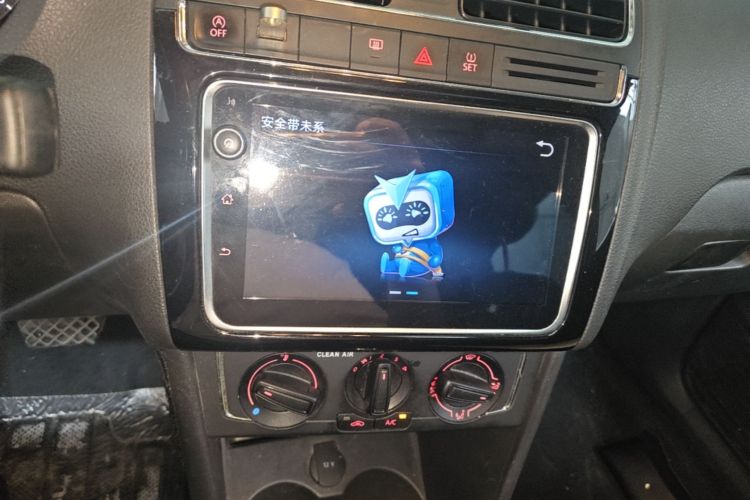 Volkswagen Polo 2019 car image #13