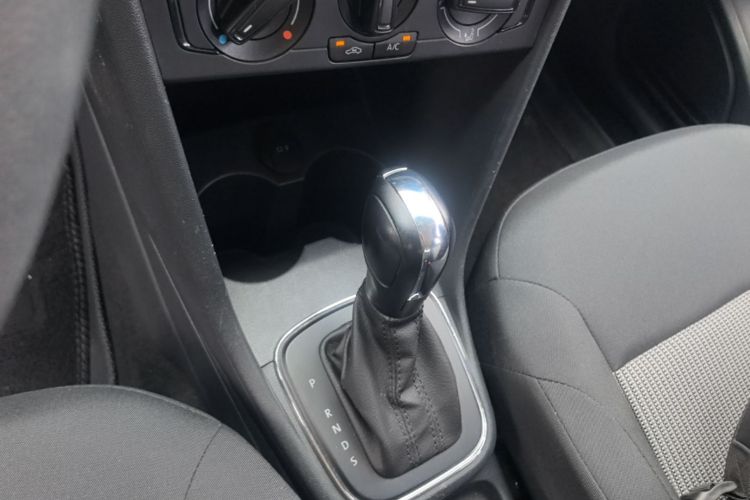 Volkswagen Polo 2018 car image #14