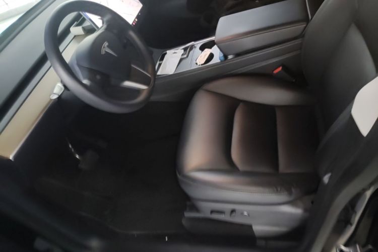 Tesla Model Y 2021 immagine di auto #15