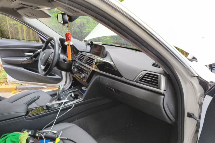 BMW 3 Series 2017 car image #21