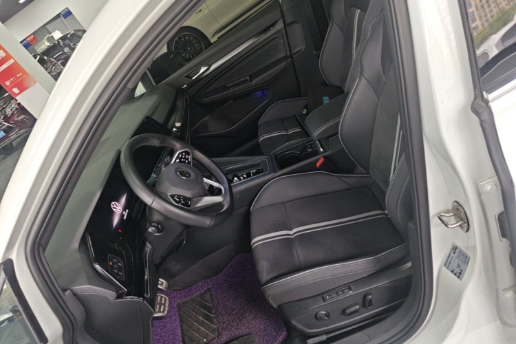 Volkswagen Golf 2022 car image #15
