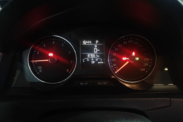 Volkswagen Santana 2015 car image #12