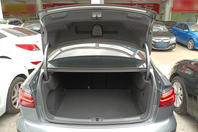 Audi A3 2019 car image #19