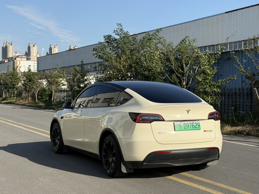 Tesla Model Y 2022 #7 Tesla Model Y 2022 car image #7